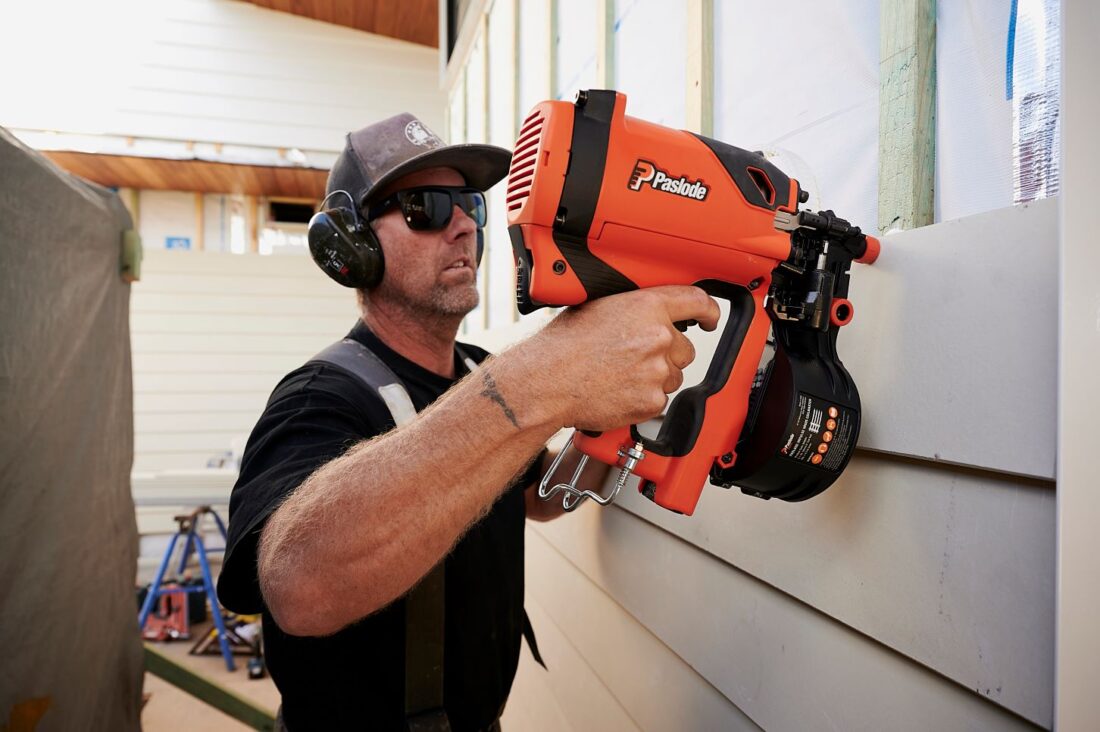 04.mark Shooting 45mm Coil Nails Into The 16mm James Hardie Cladding